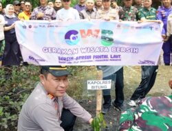 Polres Bitung Turut Serta Dalam Gerakan Wisata Bersih Pantai dan Penanaman Pohon Mangrove